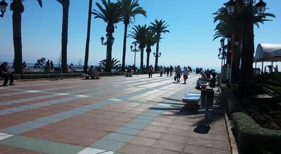 Apartamentos Manuel Martin Nerja Esterno foto