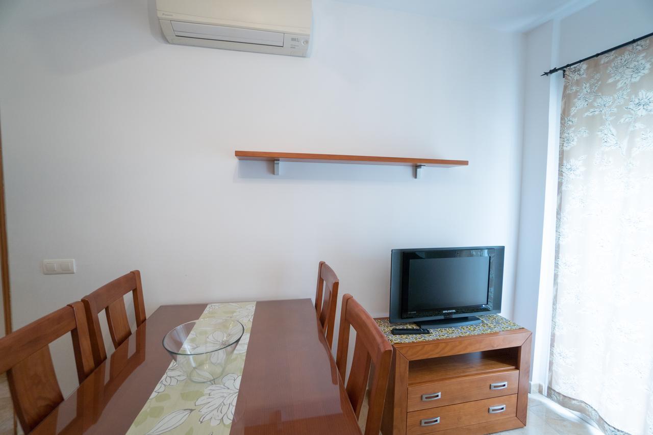Apartamentos Manuel Martin Nerja Esterno foto