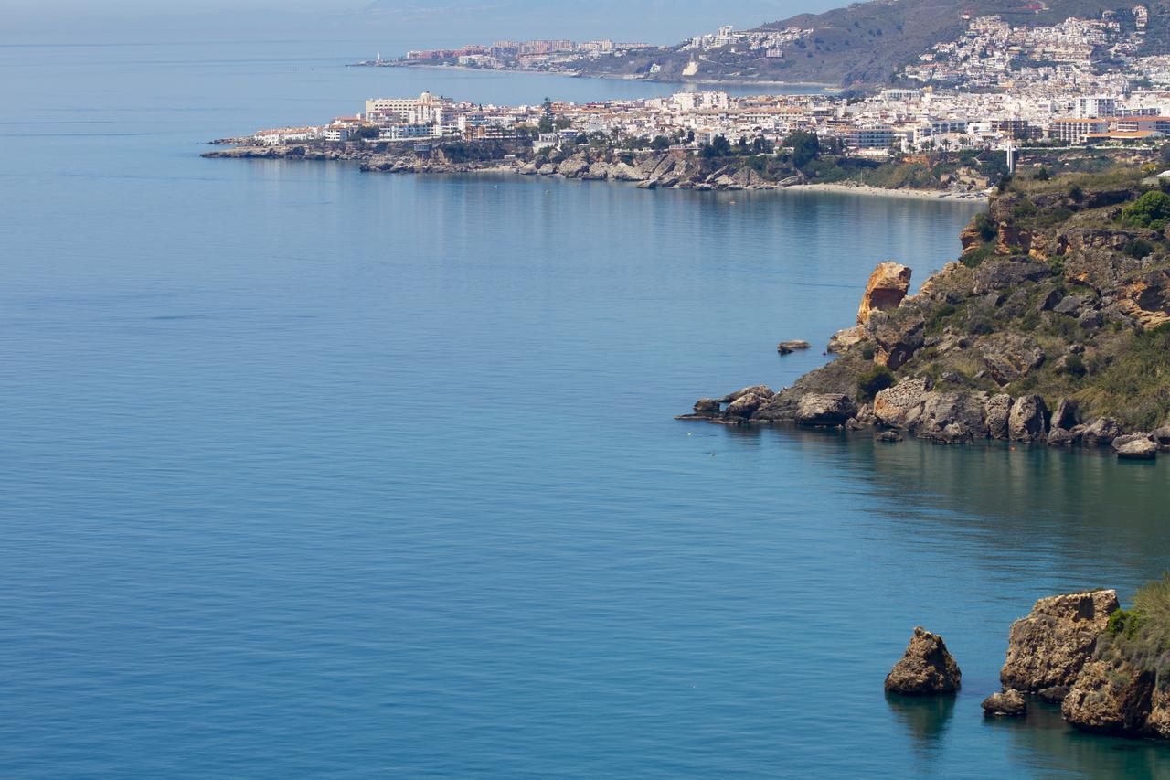 Apartamentos Manuel Martin Nerja Esterno foto